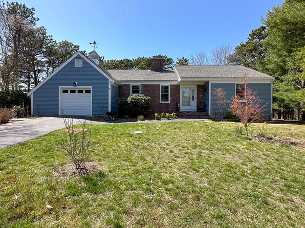 27 Tradewind Drive, Mashpee, MA 02649