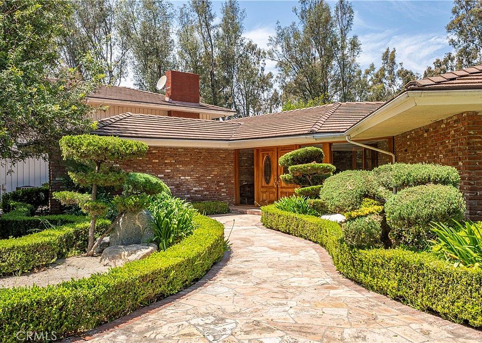 1st image of 20827 E Mesarica Rd