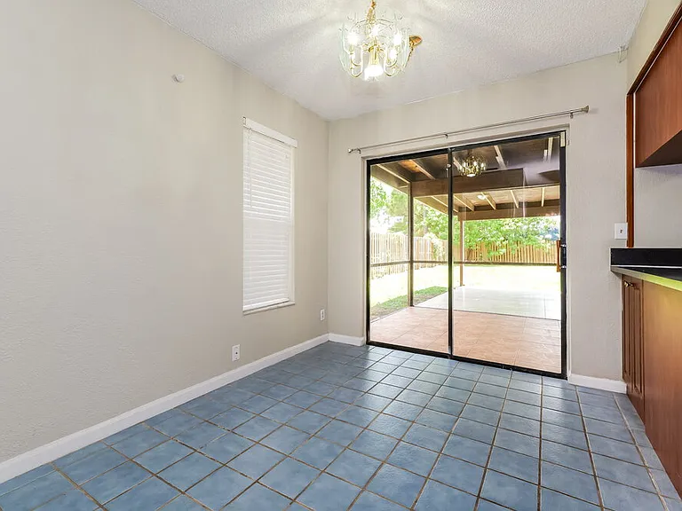 547 Indigo Ave — Photo 6