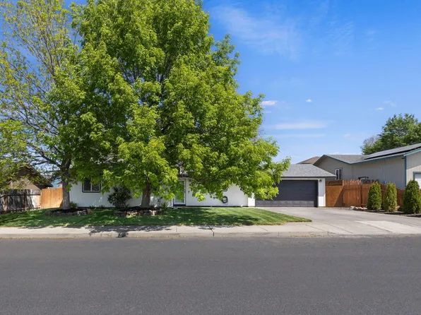 757 NW Maple Ct, Redmond, OR 97756