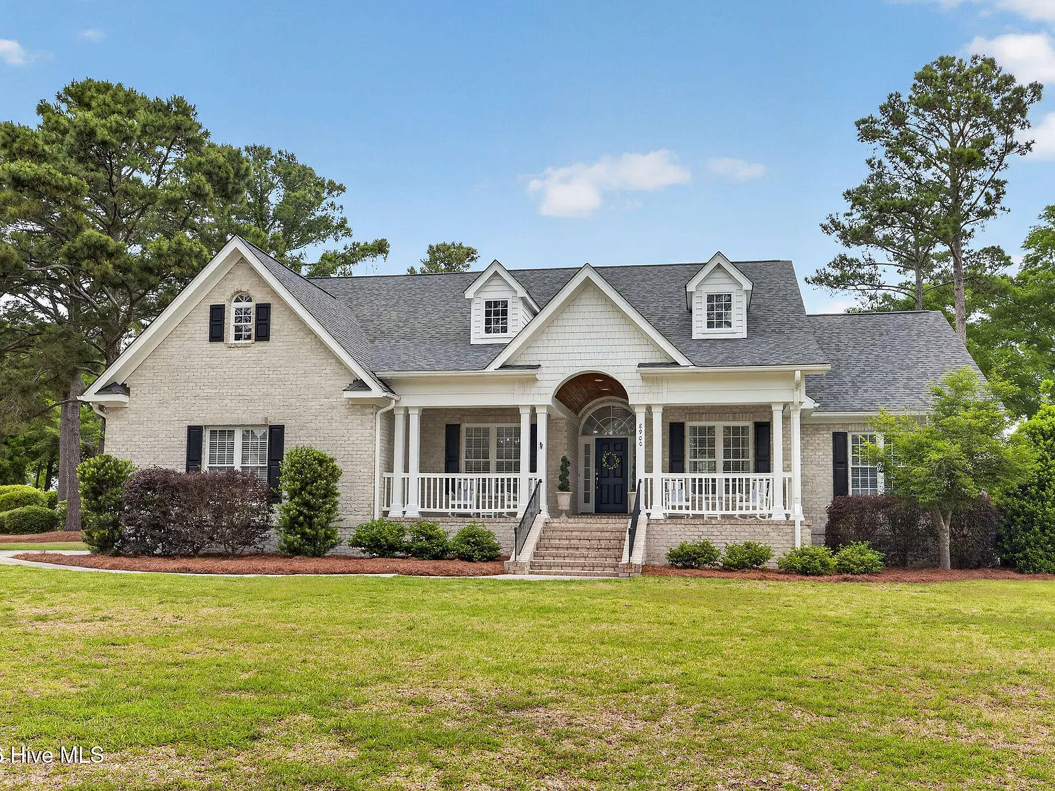 4 bed, 3.5 bath, 3316 sqft, $4,000 — Photo 3