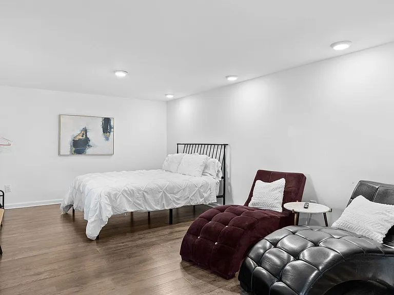6 Harbour Ln — Photo 5