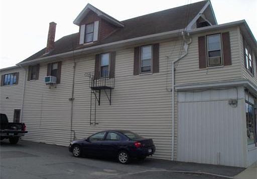 2nd image of 4 Grant St