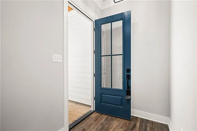 537 Feliciana Dr — Photo 5