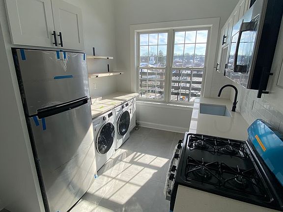 3rd image of 337-343 Franklin Ave APT 12