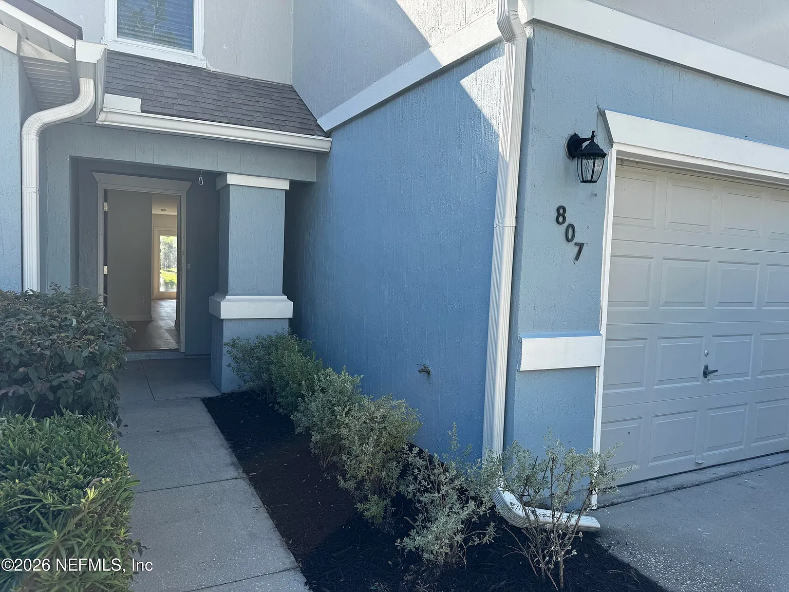 3 bed, 2.5 bath, 1468 sqft, $2,100 — Photo 1
