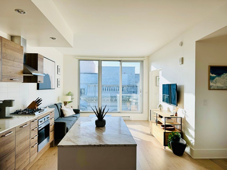 1st image of 1075 Market St Unit 709