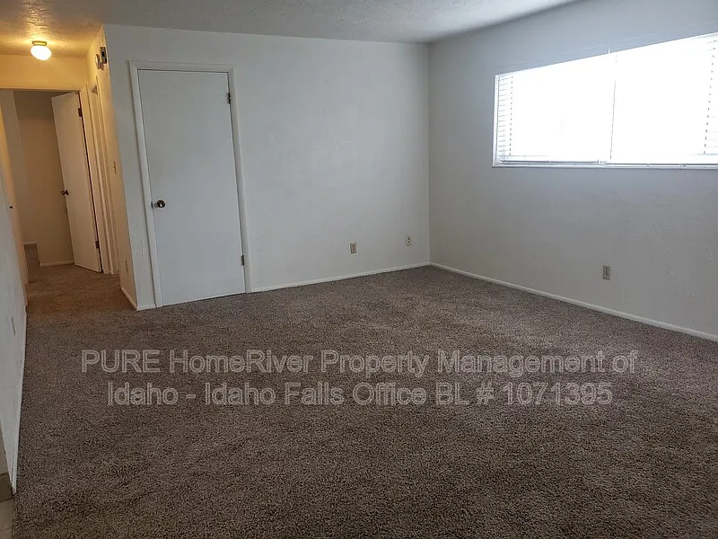 2 bed, 1.0 bath, 949 sqft, $950 — Photo 4