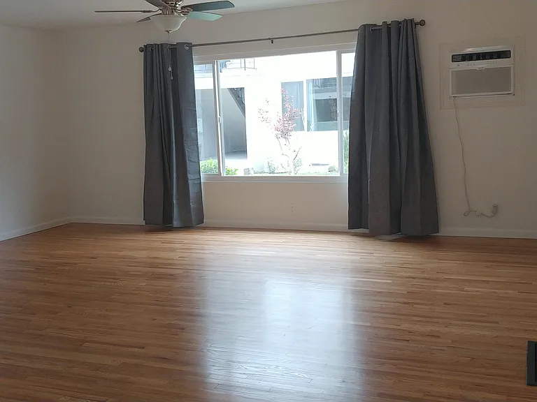 1714 Grevelia St #B — Photo 7