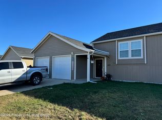 401 25th Ave NE, Watford City, ND 58854