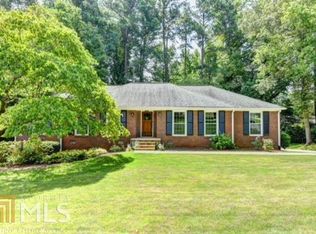 1671 Kings Down Cir, Dunwoody, GA 30338