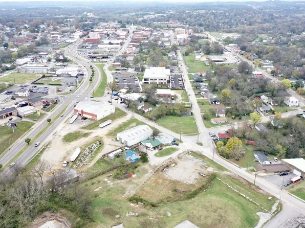 200 Cemetery Ave, Columbia, TN 38401
