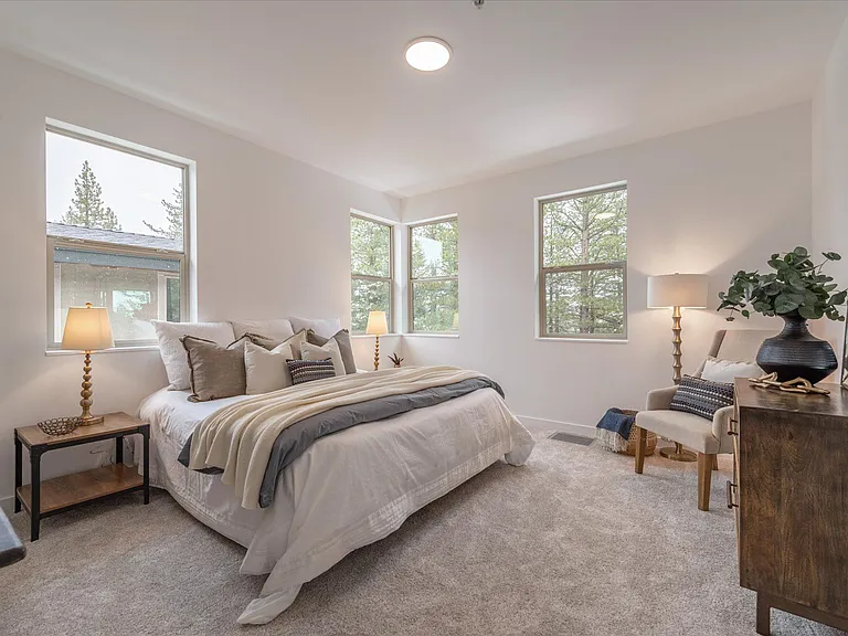 9560 Parker Ln — Photo 10