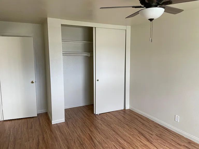 11619 Downey Ave #209 — Photo 6