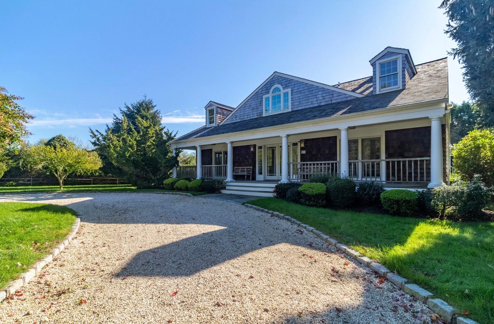  FRONT WITH CIRCULAR DRIVEWAY