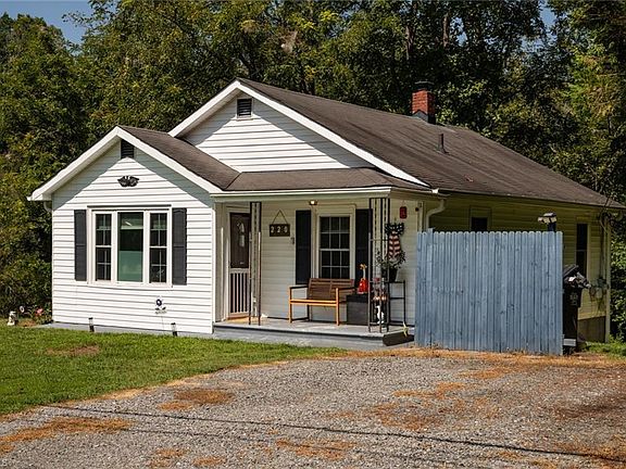 4th image of 220 Collins Rd