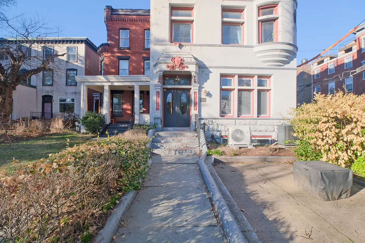 Building Photo - 2301 Green St #1