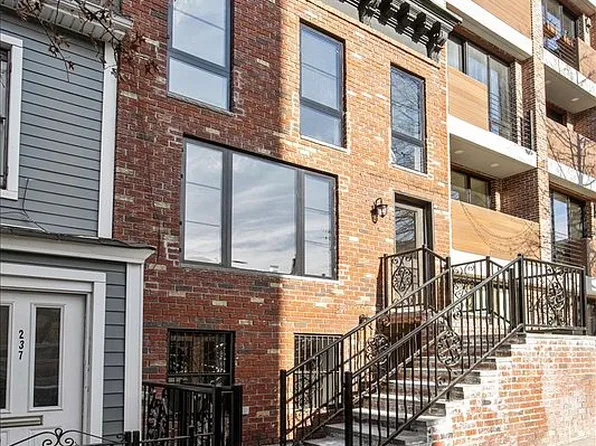 239 16th St, Brooklyn, NY 11215