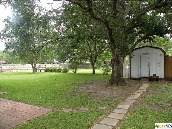 4th image of 1721 Willow Ln