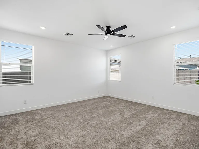 21435 W Meadowbrook Ave — Photo 19