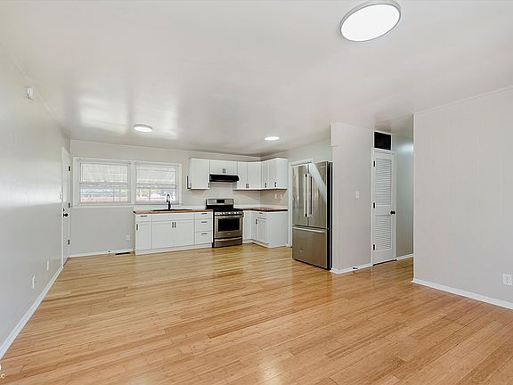 4th image of 3010 Winchester Dr