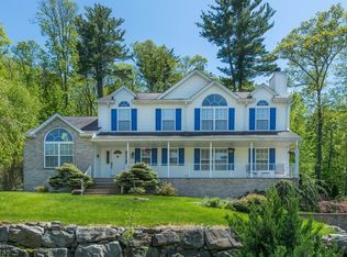 121 Continental Rd, West Milford, NJ 07480