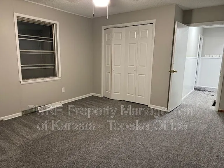 2416 SW 25th Dr — Photo 5