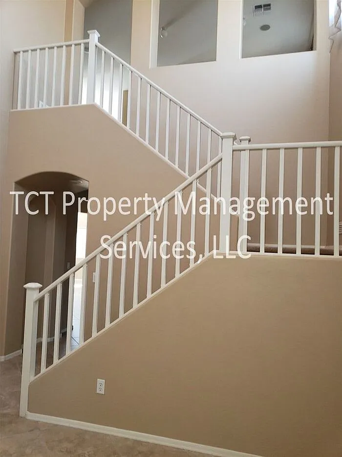 4 bed, 3.5 bath, 2530 sqft, $2,595 — Photo 3
