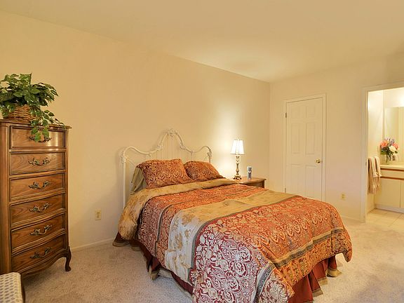 4th image of 1105 Schindler Ln #1105