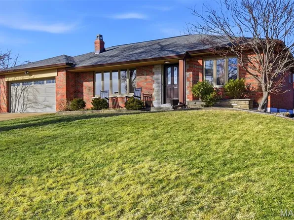 10643 Charrette Dr, Saint Louis, MO 63123