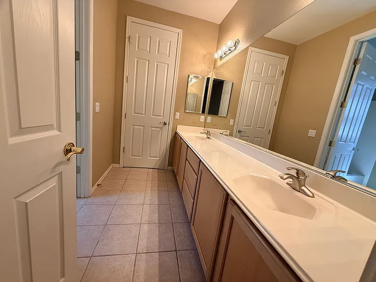 7743 Villa De La Paz Ave — Photo 34