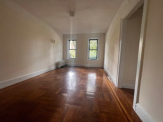 3rd image of 25 Seaman Ave #4E