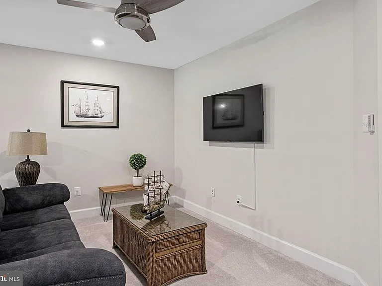 33776 Freeport Dr — Photo 32