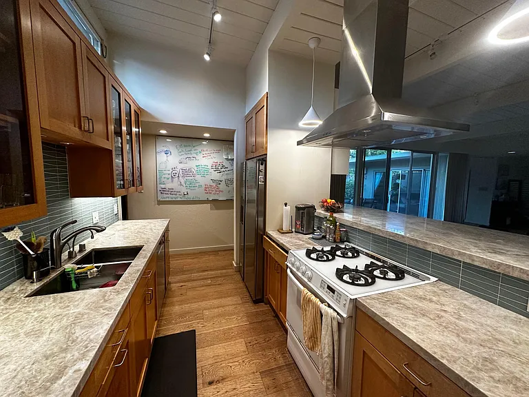 754 De Soto Dr — Photo 6