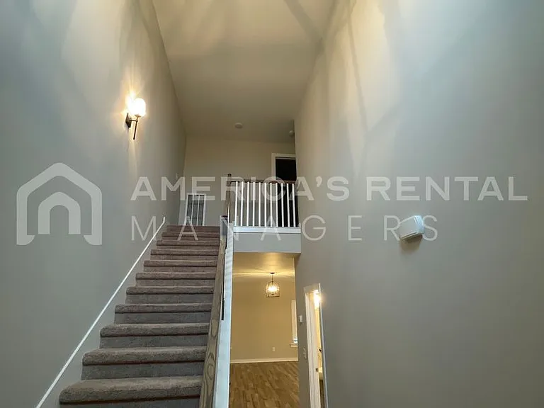 2108 Ellsworth Loop Rd — Photo 3