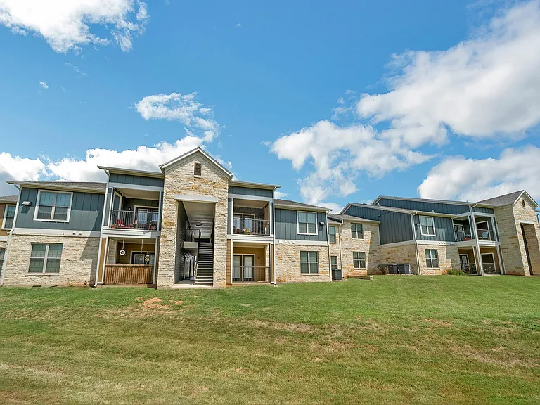 Orchard Grove Apartments — Photo 26