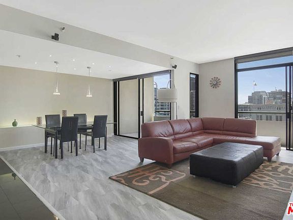 4th image of 600 W 9th St APT 1509