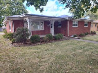 2301 Arrowhead Dr, Springfield, IL 62702