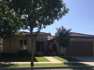 111 Castlebar Dr, Bakersfield, CA 93312