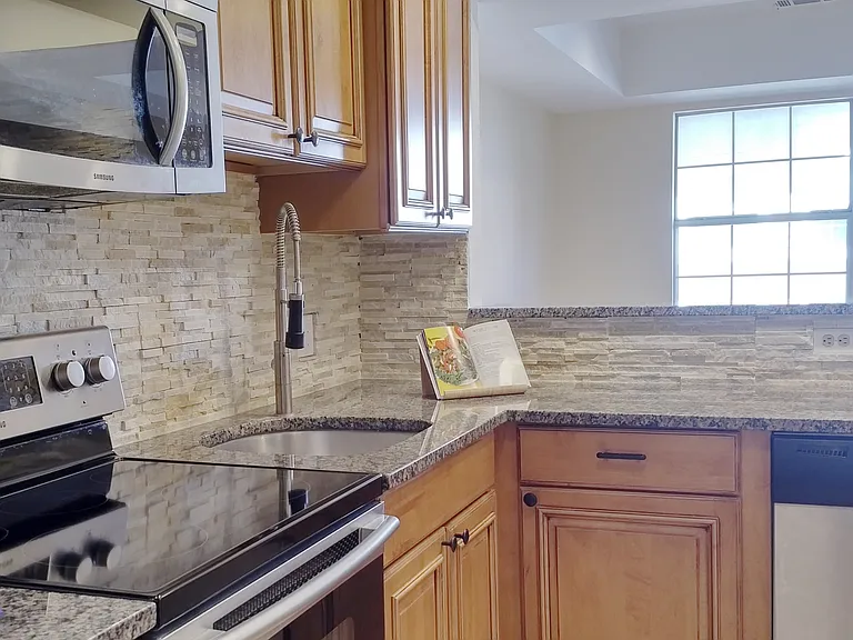 5715 Chapman Mill Dr #310 — Photo 6