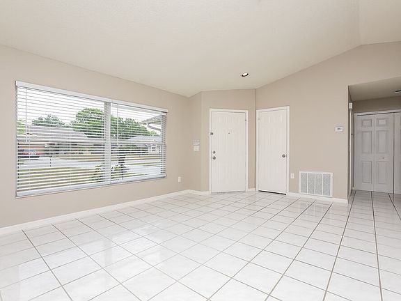 3rd image of 8129 Cloverglen Cir