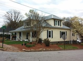 317 W 8th St, Newton, NC 28658