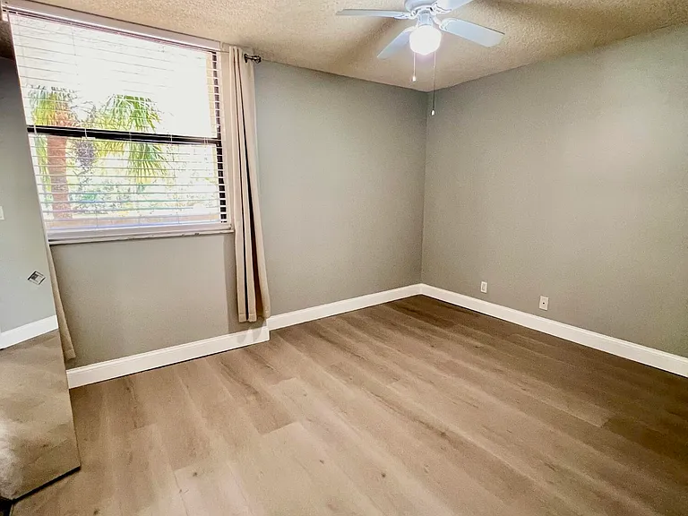 1850 Homewood Blvd #2070 — Photo 27