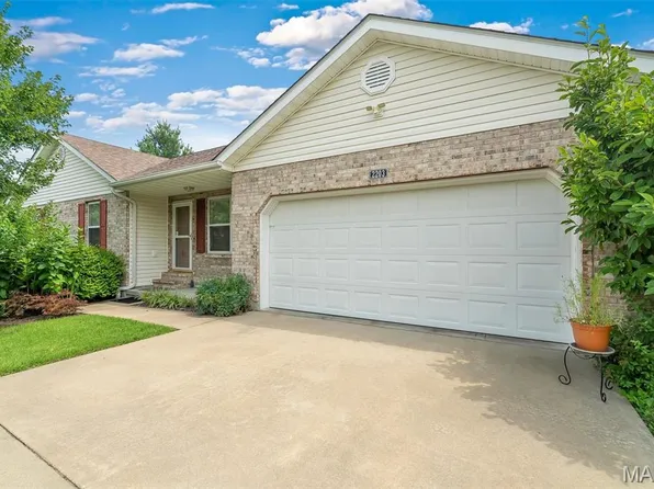 2203 Brookview Dr, Washington, MO 63090
