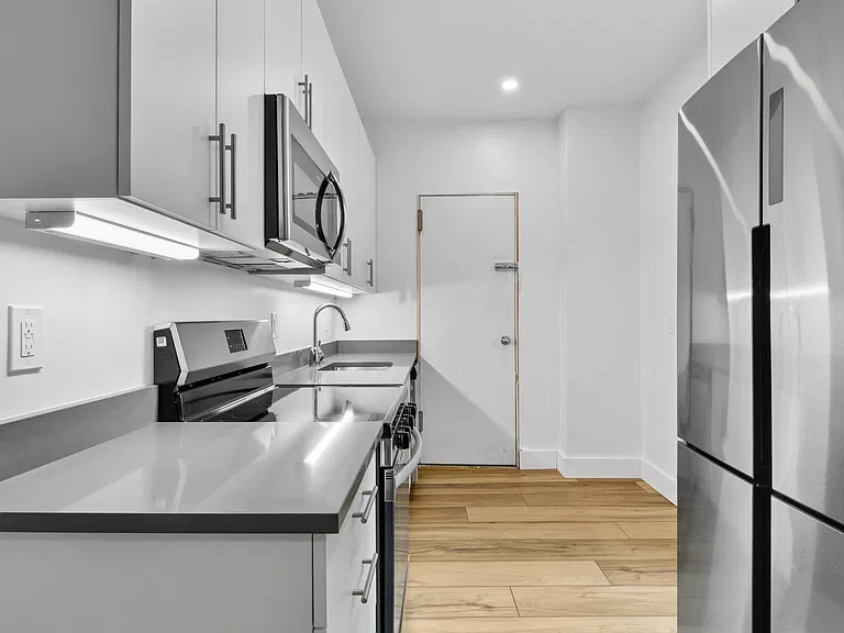 920 Riverside Dr #67 — Photo 4
