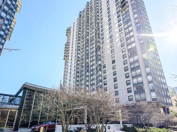 5701 N Sheridan Rd APT 10R, Chicago, IL 60660