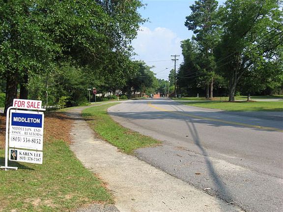 5th image of 420 Wells Dr