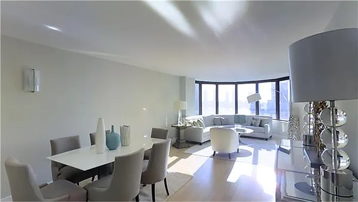 Rented by R New York | media 1