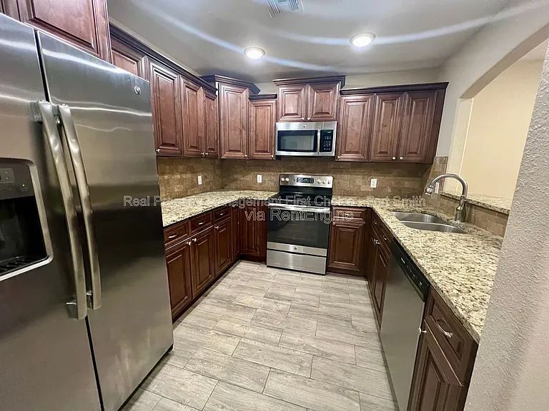 6617 Leightyn Ln — Photo 7