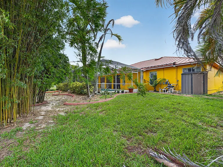 3077 SE Galt Cir — Photo 43